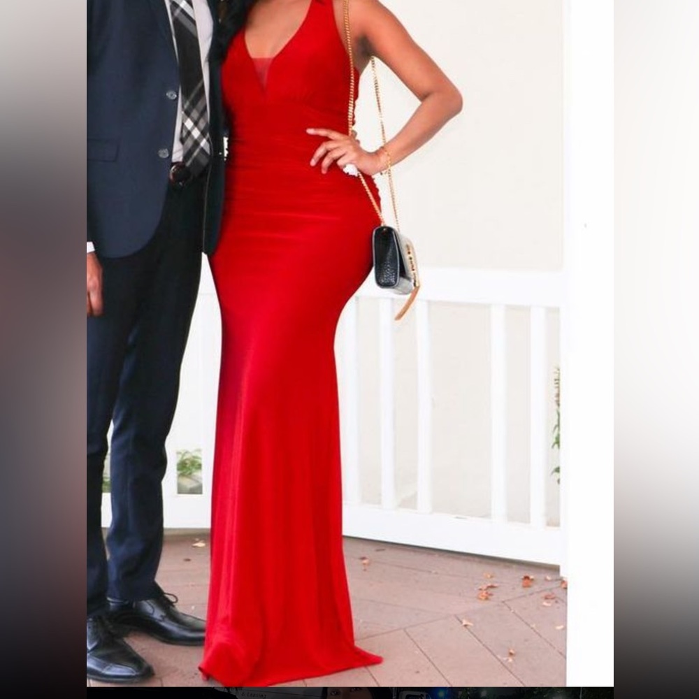Beautiful lady in red dress size 6